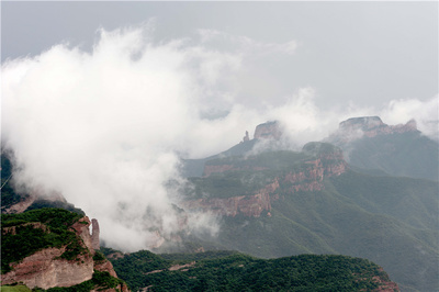 河北邢臺:太行云海美